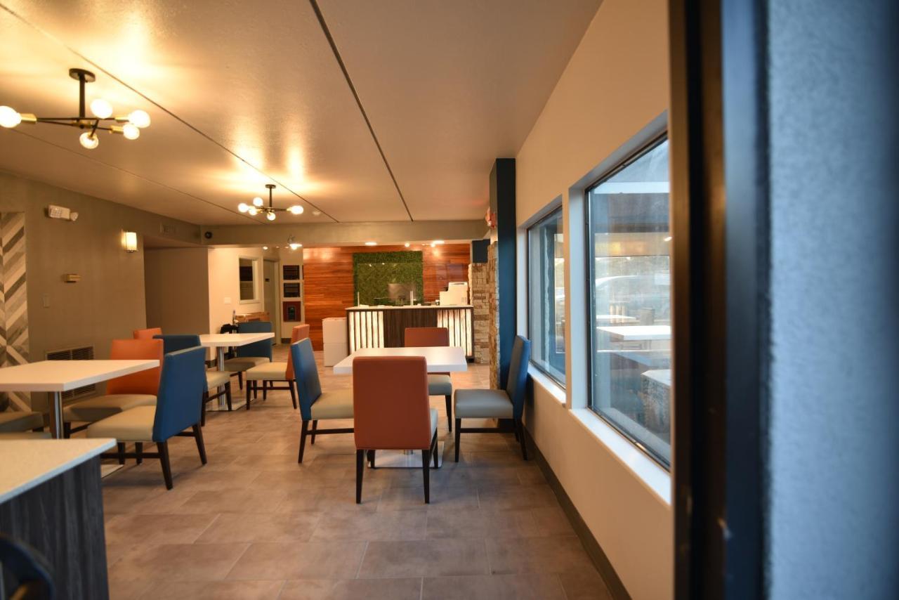 Baymont By Wyndham Pine Grove I-81 Hotel Bagian luar foto
