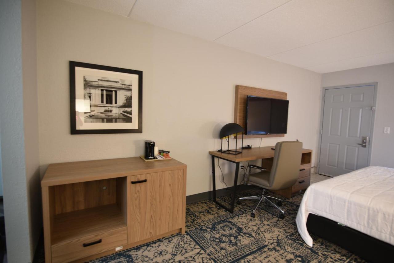 Baymont By Wyndham Pine Grove I-81 Hotel Bagian luar foto