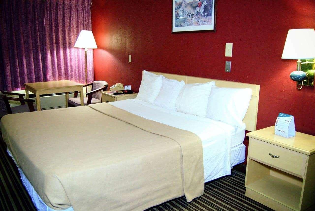 Baymont By Wyndham Pine Grove I-81 Hotel Bagian luar foto