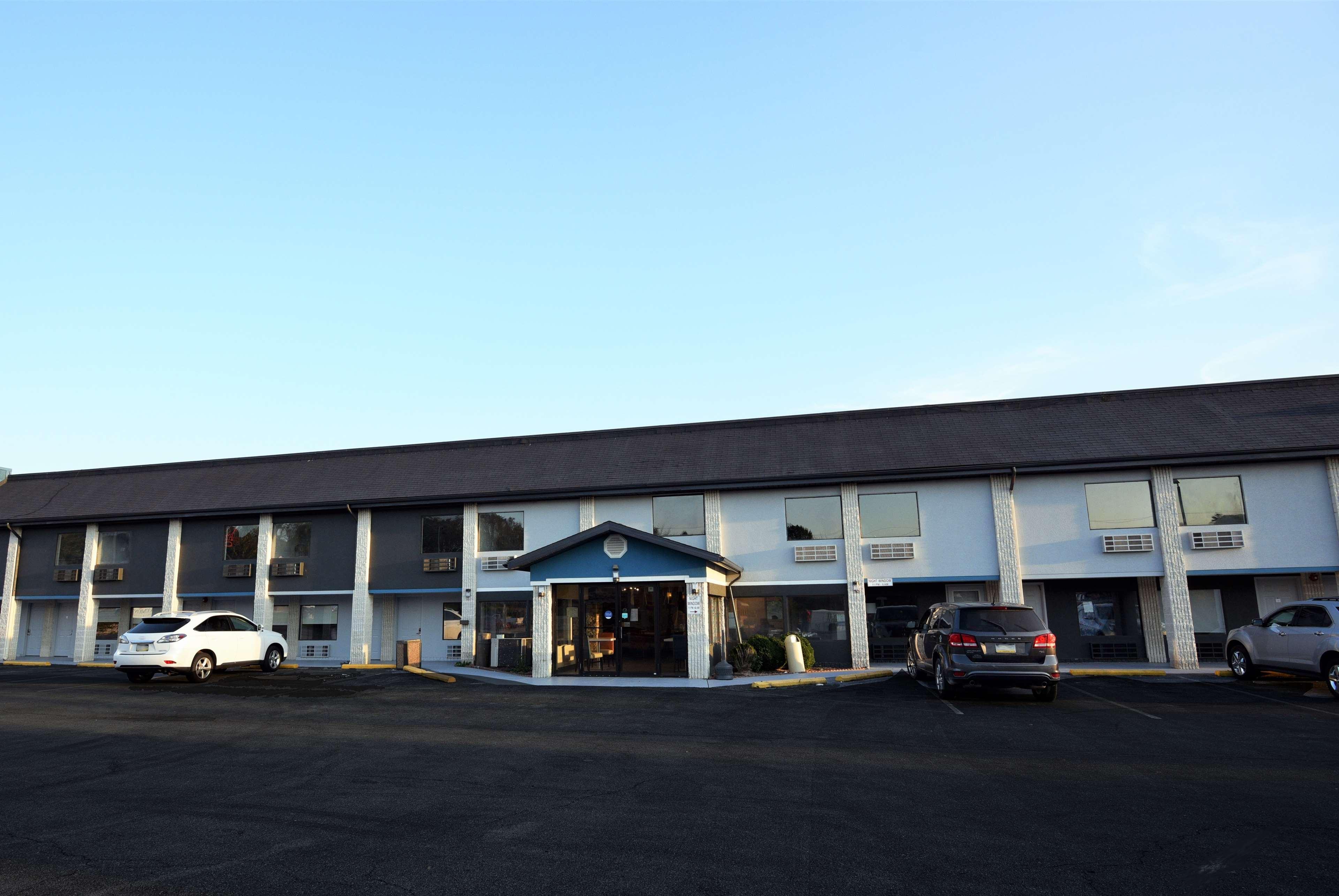 Baymont By Wyndham Pine Grove I-81 Hotel Bagian luar foto