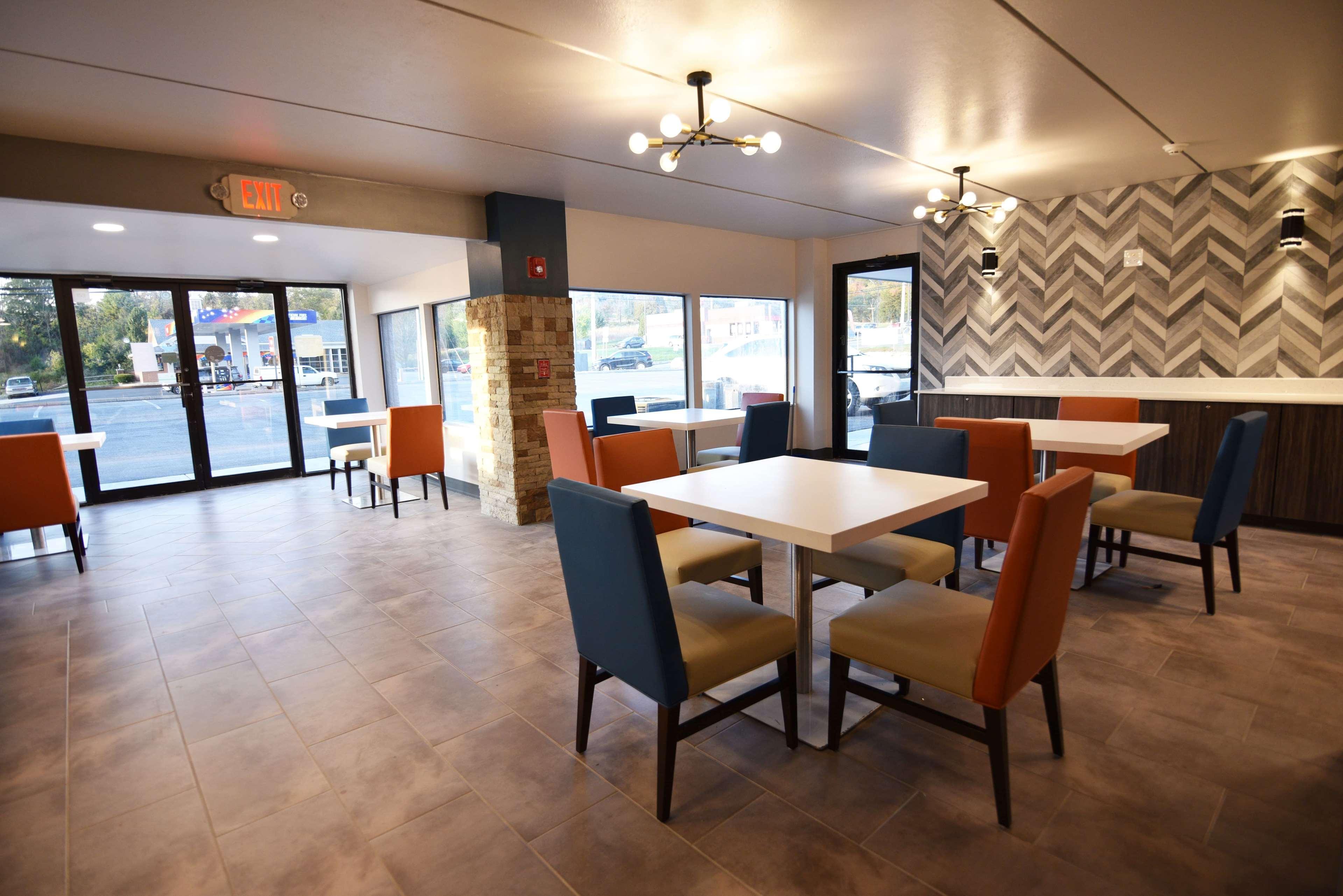 Baymont By Wyndham Pine Grove I-81 Hotel Bagian luar foto